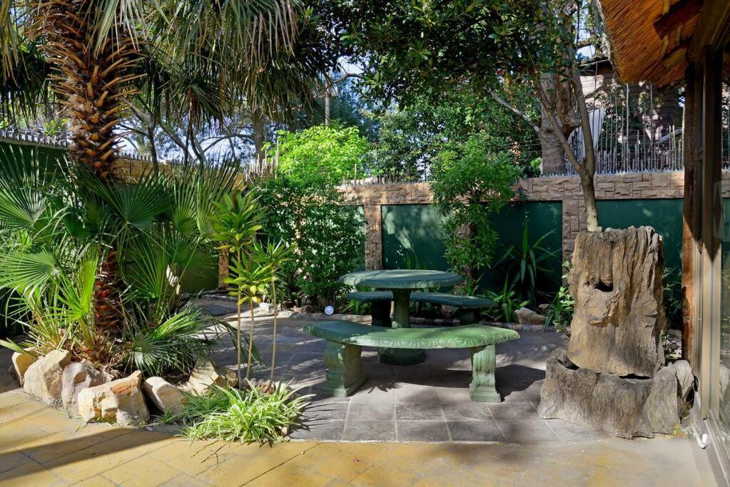 Mawethu Peaceful Garden With Covered Pool And Braai Area Cidade Do Cabo Exterior foto